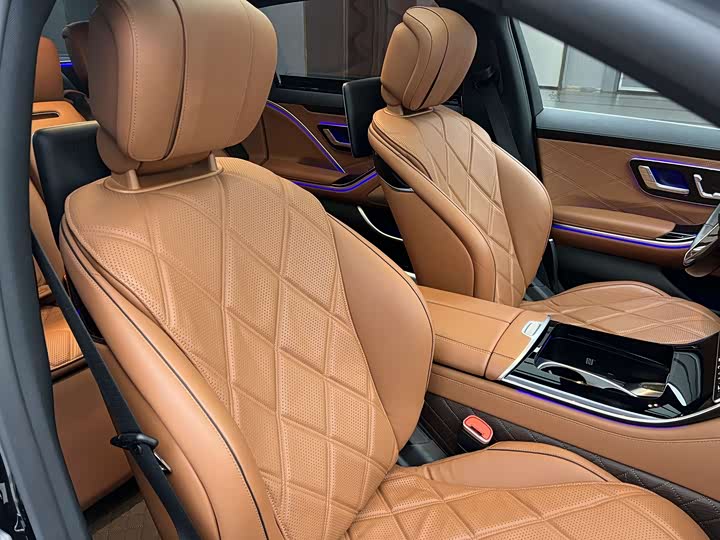 Фото 25 - Mercedes-Benz Maybach S-Class