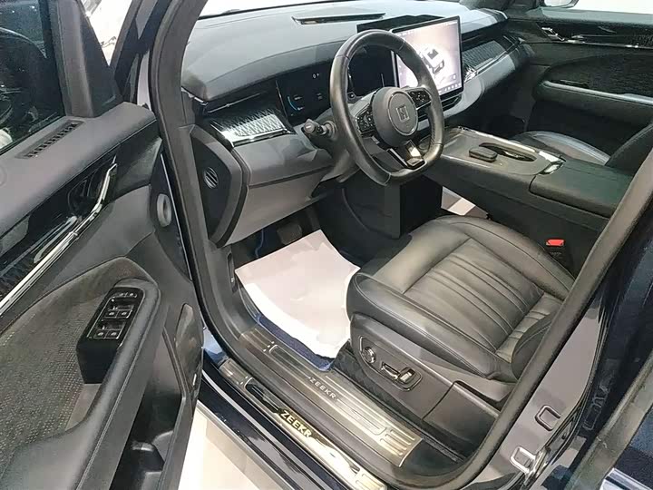 Фото 16 - Zeekr 009