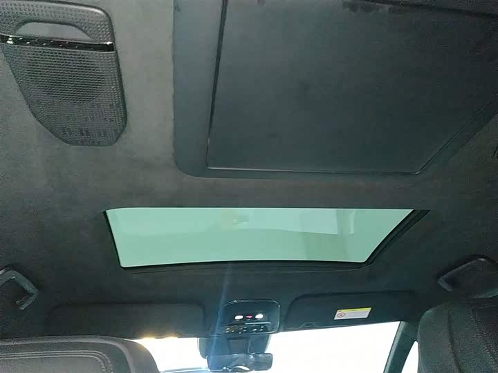 Фото 18 - Zeekr 009