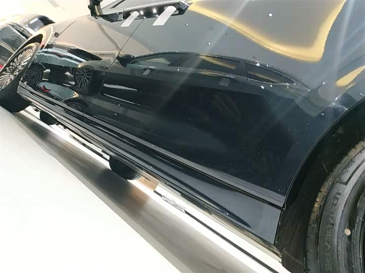 Фото 22 - Zeekr 009