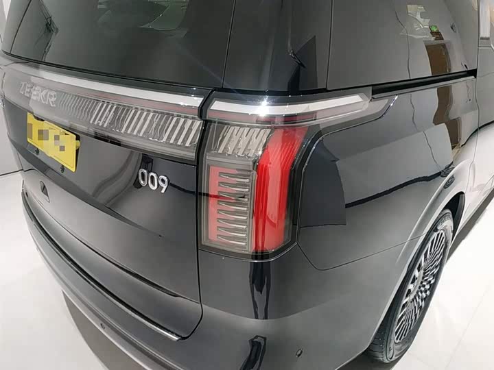 Фото 8 - Zeekr 009