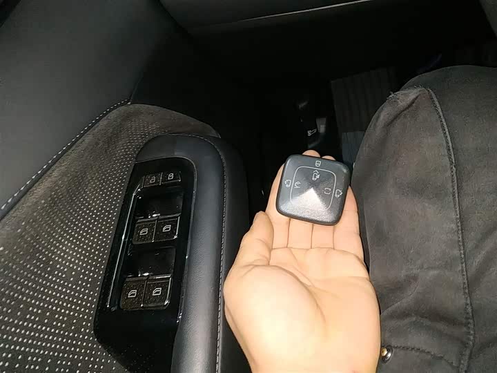 Фото 9 - Zeekr 009