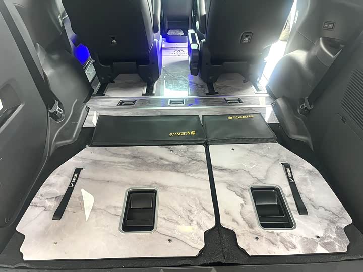 Фото 14 - Toyota Sienna