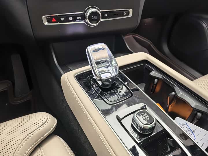 Фото 16 - Volvo XC90 Hybrid