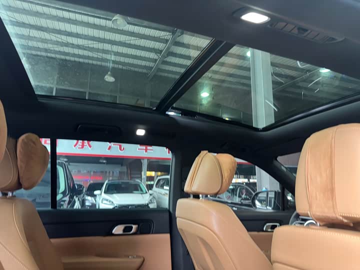 Фото 17 - LiXiang One