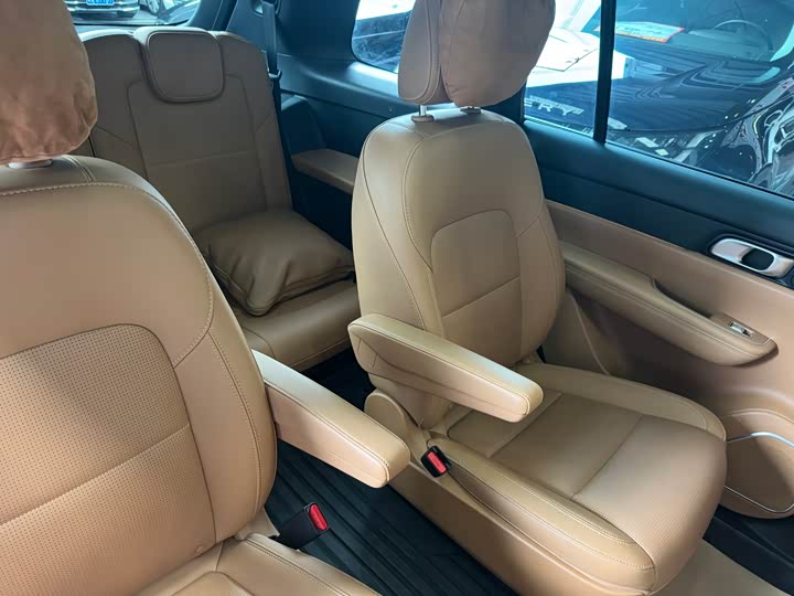 Фото 18 - LiXiang One