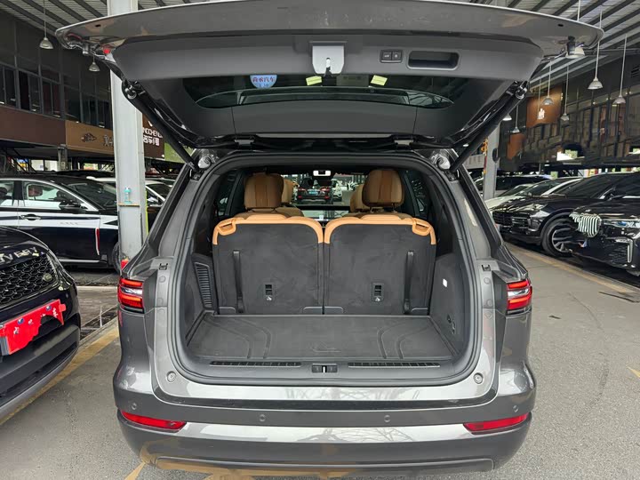 Фото 6 - LiXiang One