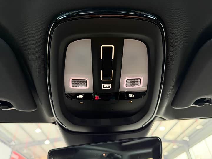 Фото 12 - Volvo S60