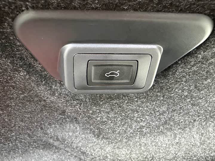 Фото 17 - Volvo S60