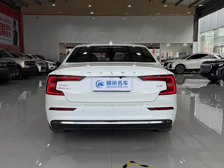 Фото 19 - Volvo S60