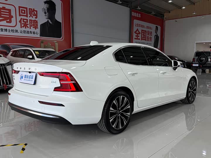 Фото 20 - Volvo S60