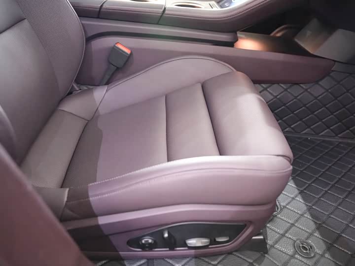 Фото 24 - Porsche Taycan