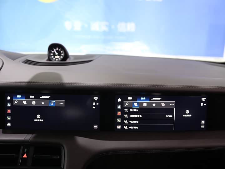 Фото 25 - Porsche Taycan