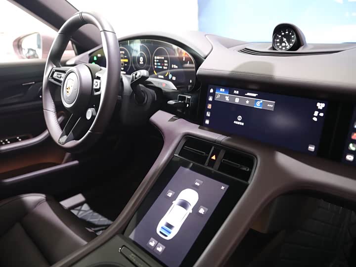 Фото 29 - Porsche Taycan