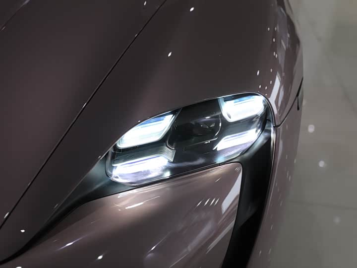 Фото 9 - Porsche Taycan