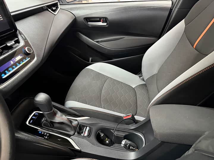 Фото 13 - Toyota Corolla