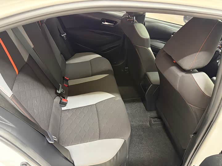 Фото 21 - Toyota Corolla