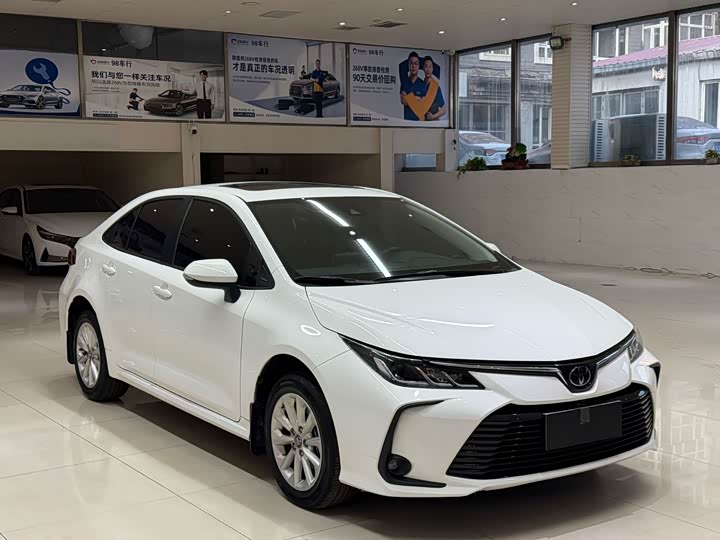 Фото 3 - Toyota Corolla