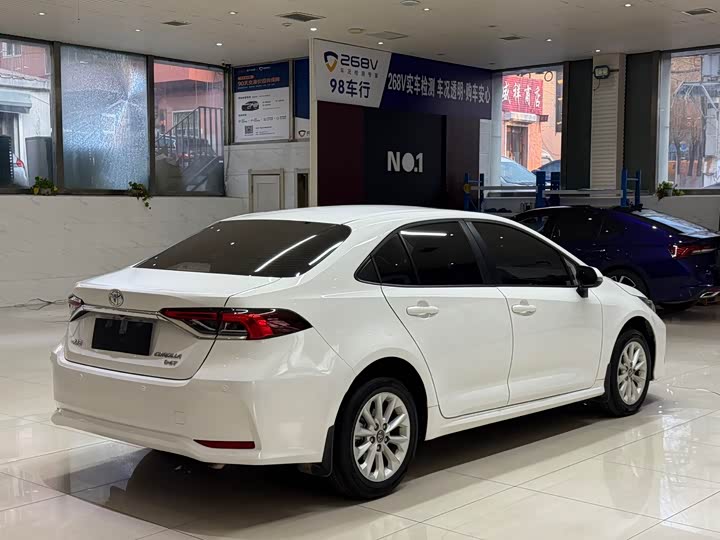 Фото 4 - Toyota Corolla