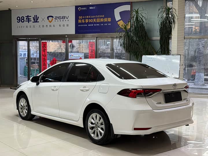 Фото 6 - Toyota Corolla