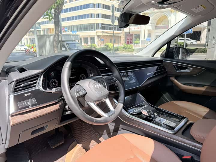 Фото 11 - Audi Q7