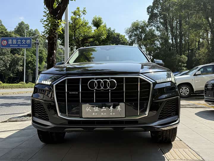 Фото 2 - Audi Q7