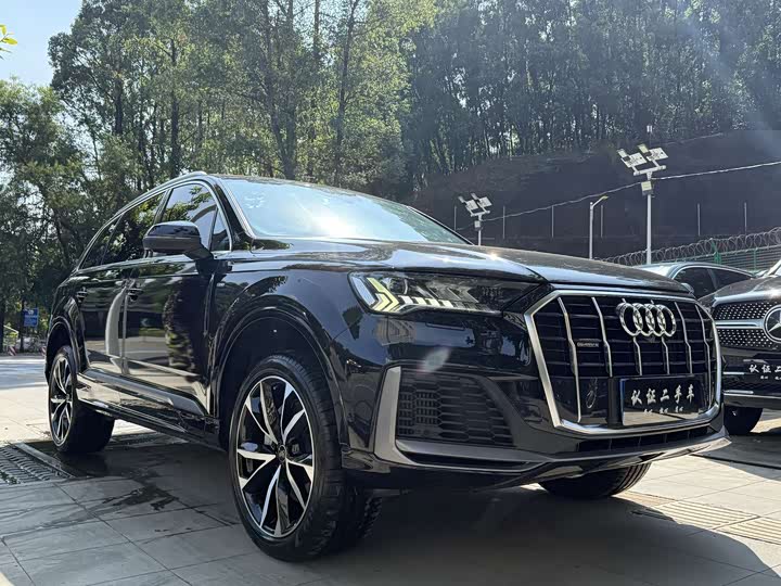 Фото 3 - Audi Q7