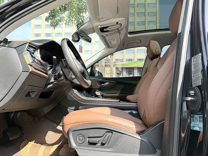 Фото 7 - Audi Q7