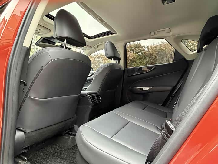 Фото 11 - Lexus NX