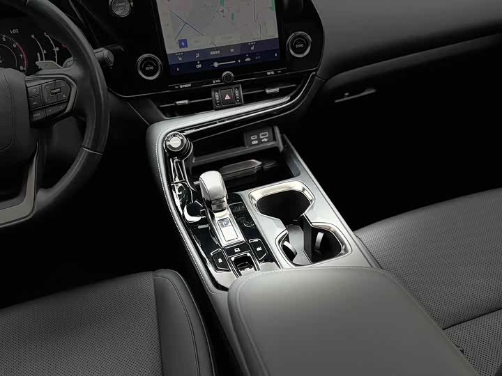 Фото 14 - Lexus NX