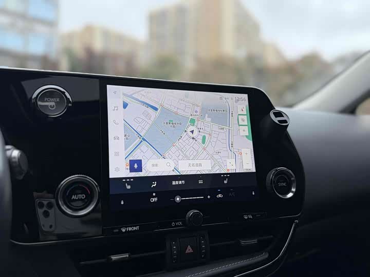 Фото 16 - Lexus NX