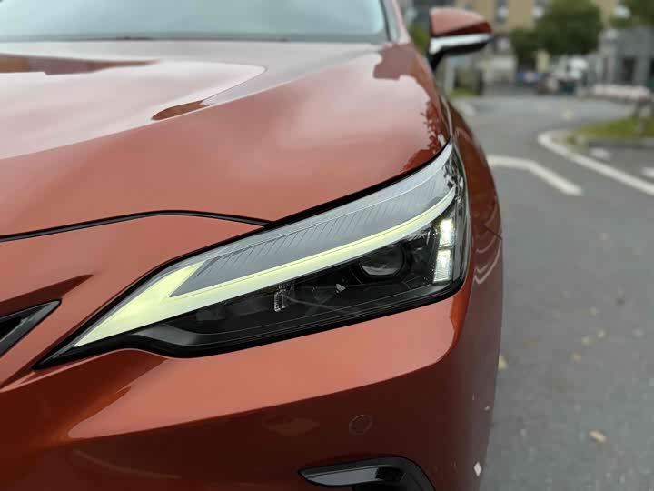 Фото 8 - Lexus NX