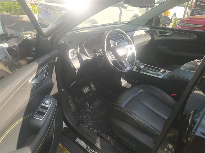 Фото 16 - Roewe RX5 Hybrid