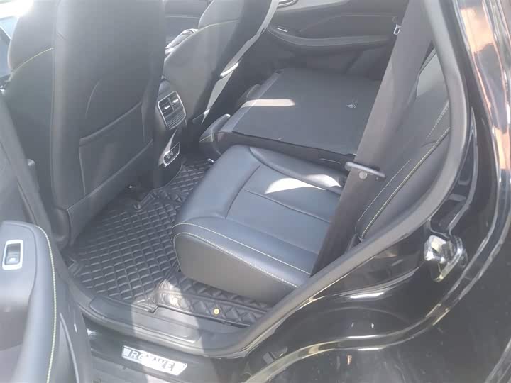 Фото 17 - Roewe RX5 Hybrid