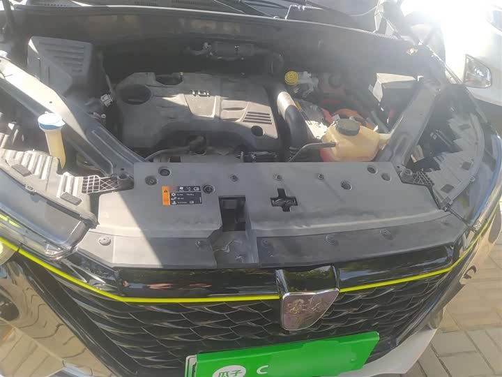 Фото 20 - Roewe RX5 Hybrid