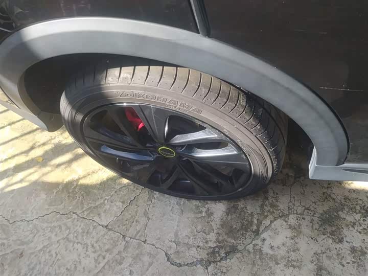 Фото 26 - Roewe RX5 Hybrid