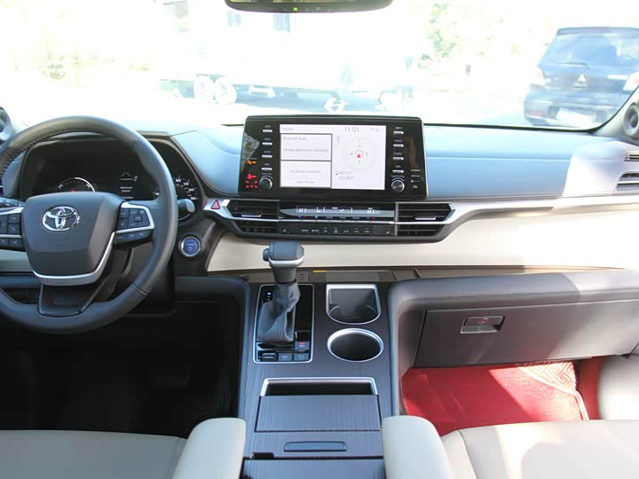 Фото 24 - Toyota Sienna