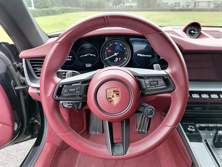 Фото 2 - Porsche 911