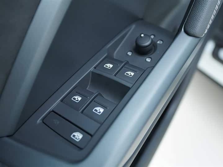 Фото 11 - Audi Q3