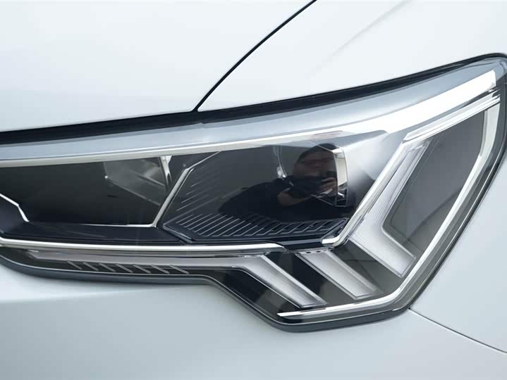 Фото 14 - Audi Q3