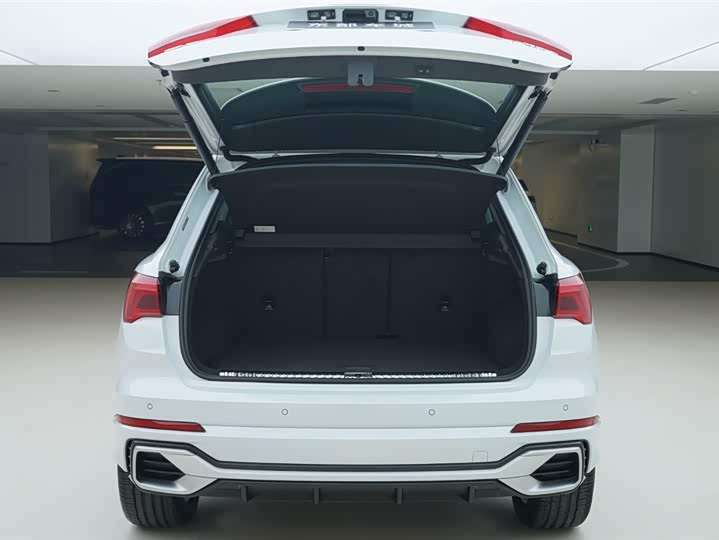 Фото 6 - Audi Q3