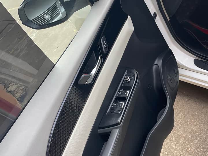 Фото 8 - Dongfeng Aeolus E70