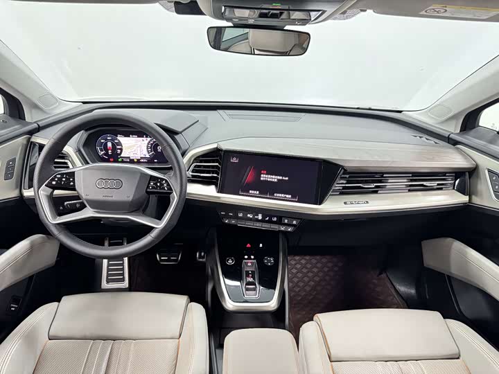 Фото 9 - Audi Q5 e-tron
