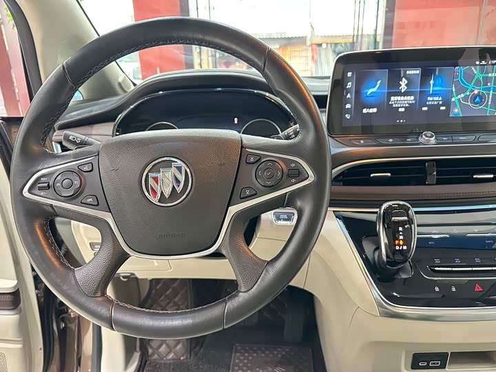 Фото 20 - Buick GL8 ES