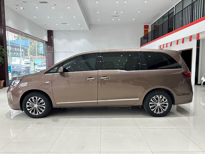 Фото 8 - Buick GL8 ES