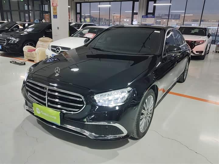 Фото 2 - Mercedes-Benz E-Class