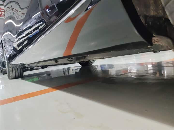 Фото 22 - Mercedes-Benz E-Class