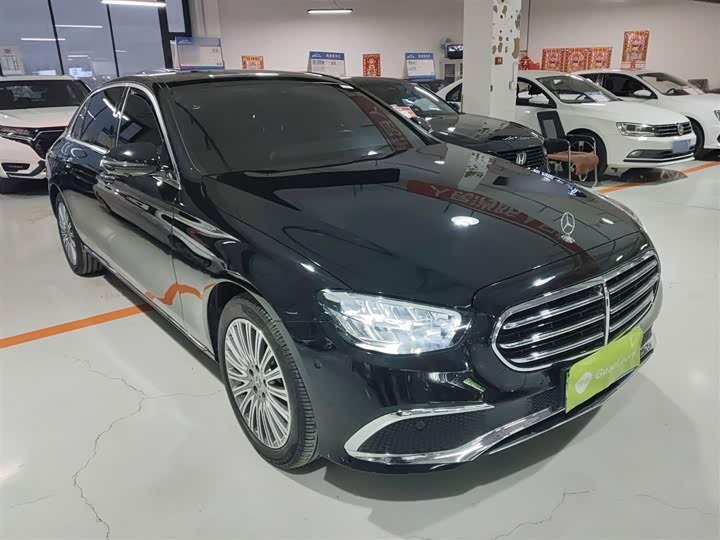 Фото 4 - Mercedes-Benz E-Class