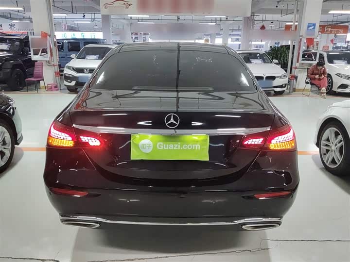 Фото 6 - Mercedes-Benz E-Class