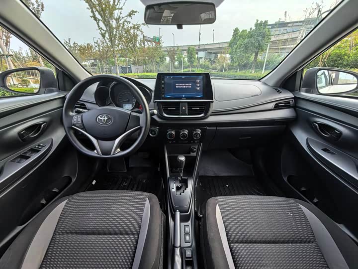 Фото 8 - Toyota Vios